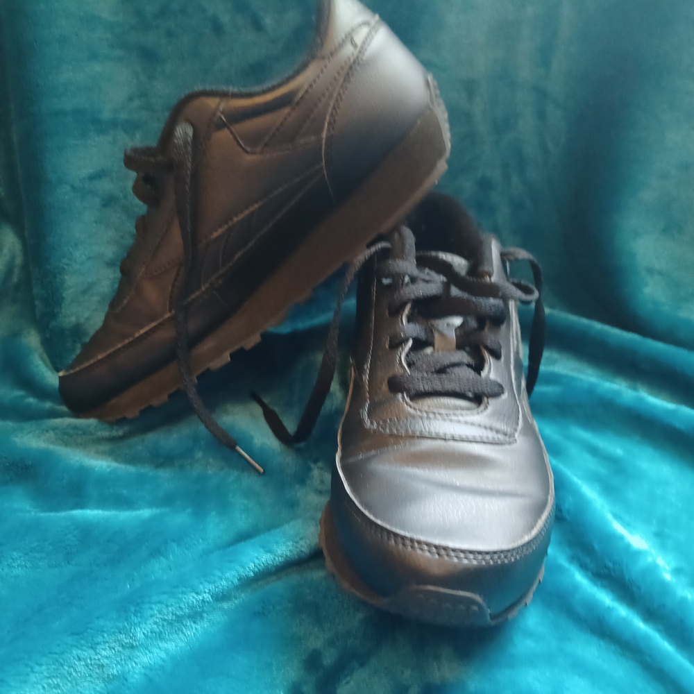Black Athletic Sneakers